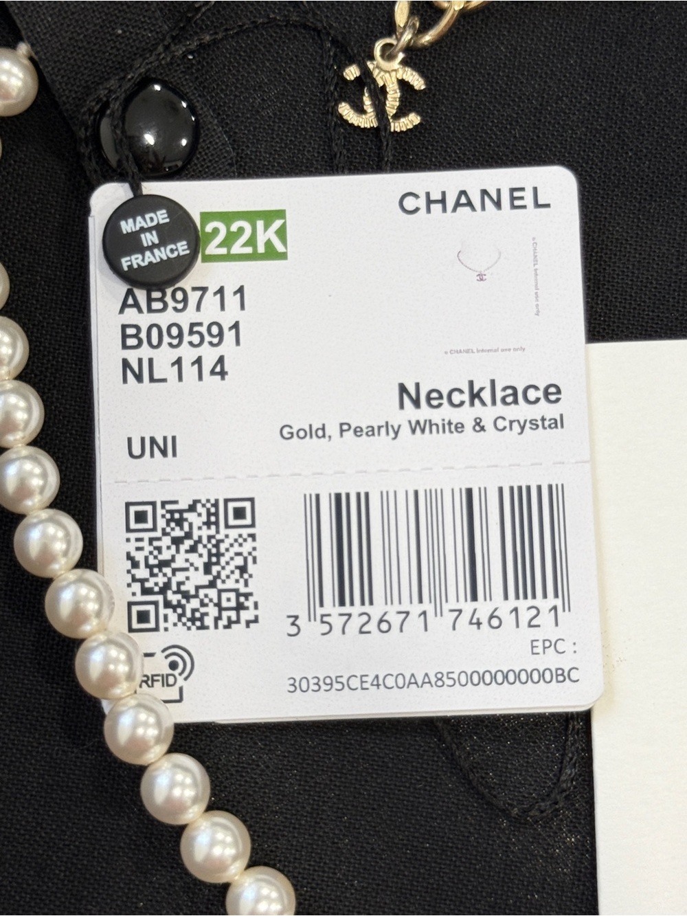 CHANEL Gold, White Pearl Necklace with Crystal CC Pendant 22K - Picture 5 of 10